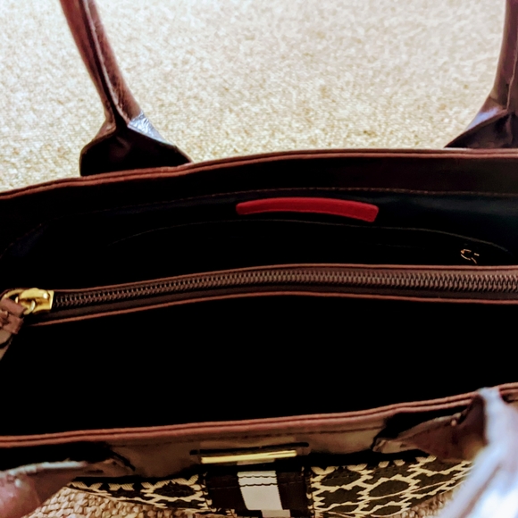 Nwot Tommy Hilfiger purse - Picture 2 of 6